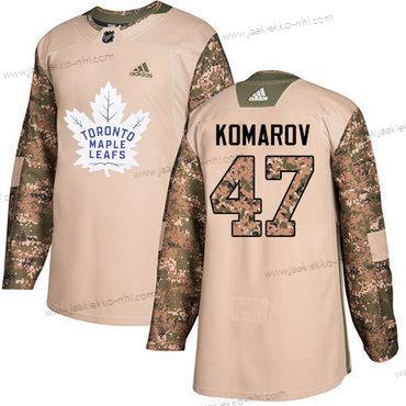 Adidas Miesten Toronto Maple Leafs #47 Leo Komarov Maastokuvio Aito 2017 Veterans Day Ommeltu NHL Paita