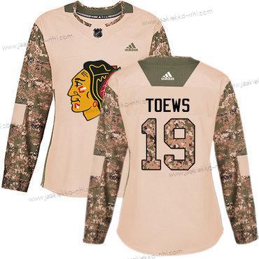 Adidas Naisten Chicago Blackhawks #19 Jonathan Toews Maastokuvio Aito 2017 Veterans Day Ommeltu NHL Paita